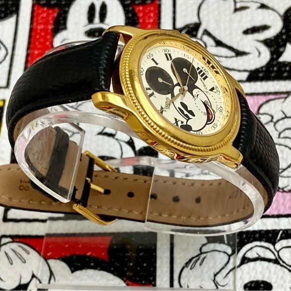 Vintage Disney x Lorus by Seiko Mickey Mouse Multifunction Unisex Watch - Picture 6 of 16